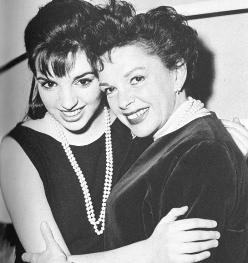 С днем рождения, Лайза Миннелли! () С днем рождения, Лайза Миннелли!