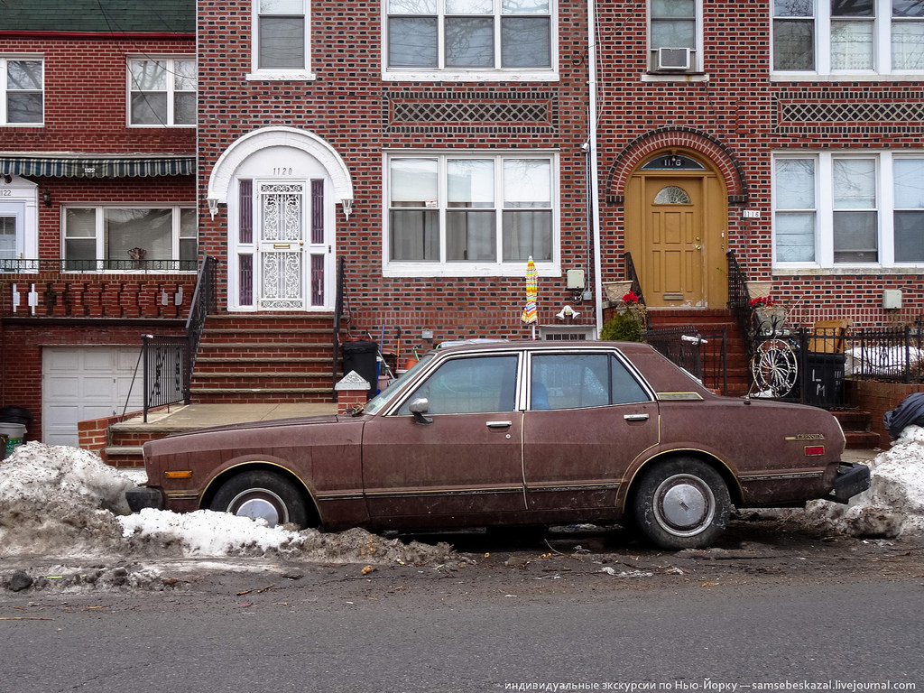 Старые автомобили на улицах Нью-Йорка. Фоторепортаж () Старые автомобили на улицах Нью-Йорка. Фоторепортаж