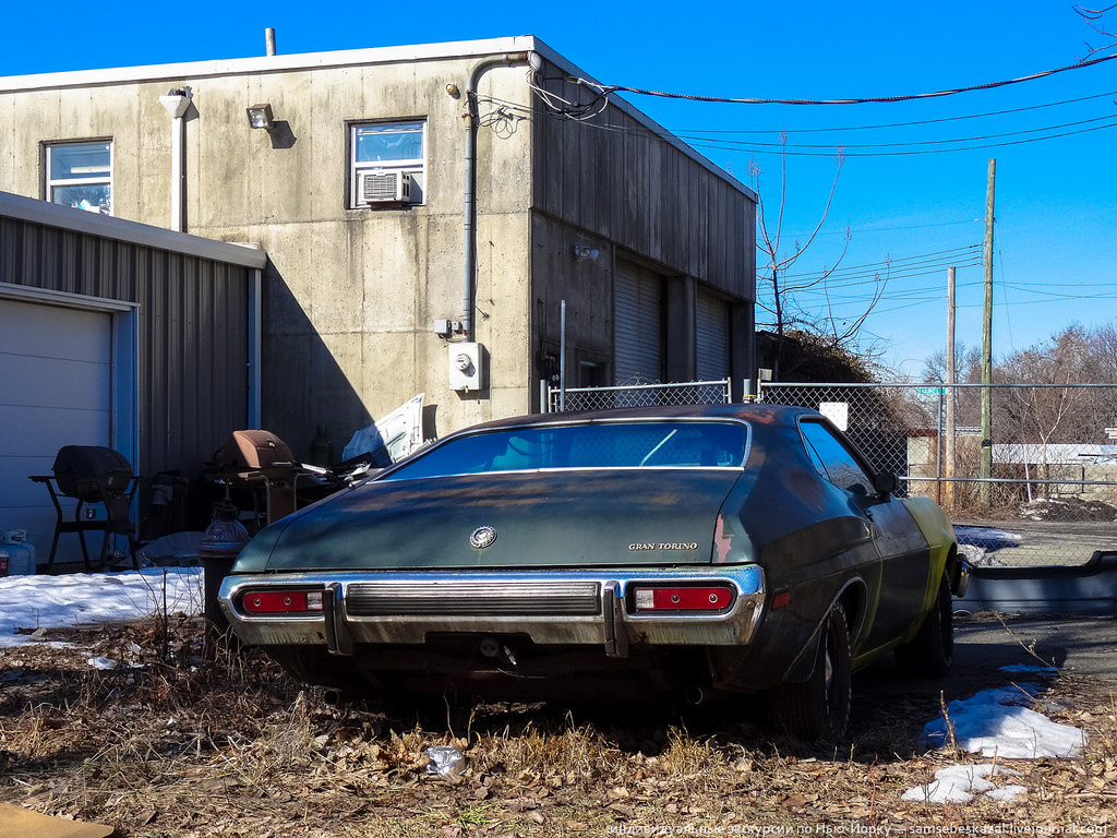 Старые автомобили на улицах Нью-Йорка. Фоторепортаж () Старые автомобили на улицах Нью-Йорка. Фоторепортаж