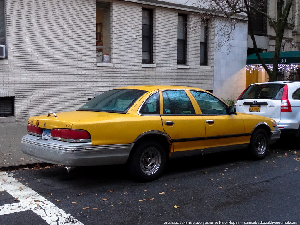 Старые автомобили на улицах Нью-Йорка. Фоторепортаж () Старые автомобили на улицах Нью-Йорка. Фоторепортаж