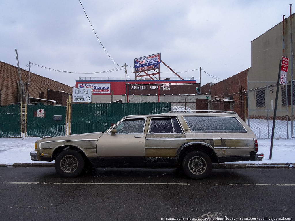 Старые автомобили на улицах Нью-Йорка. Фоторепортаж () Старые автомобили на улицах Нью-Йорка. Фоторепортаж