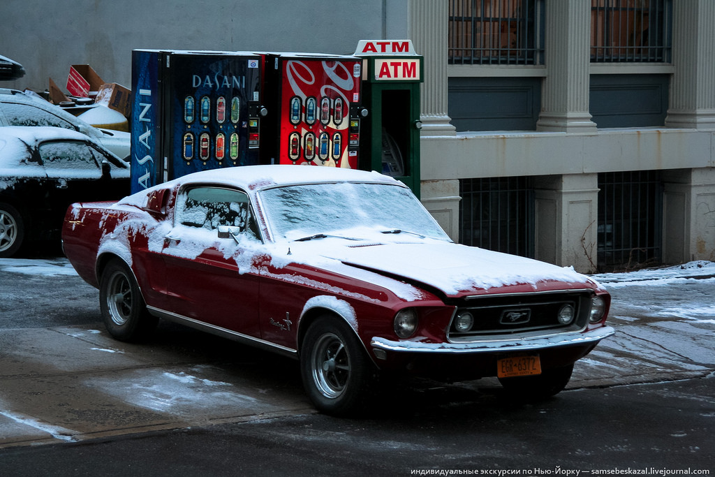 Старые автомобили на улицах Нью-Йорка. Фоторепортаж () Старые автомобили на улицах Нью-Йорка. Фоторепортаж