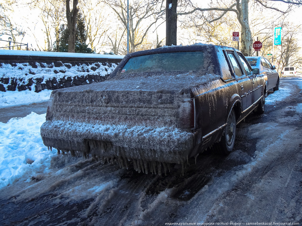 Старые автомобили на улицах Нью-Йорка. Фоторепортаж () Старые автомобили на улицах Нью-Йорка. Фоторепортаж