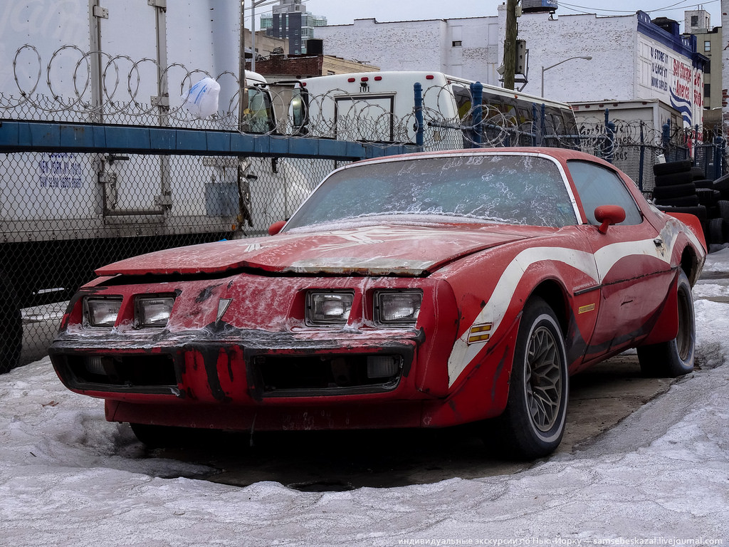 Старые автомобили на улицах Нью-Йорка. Фоторепортаж () Старые автомобили на улицах Нью-Йорка. Фоторепортаж