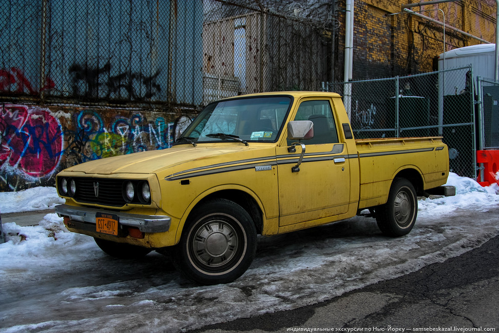 Старые автомобили на улицах Нью-Йорка. Фоторепортаж () Старые автомобили на улицах Нью-Йорка. Фоторепортаж