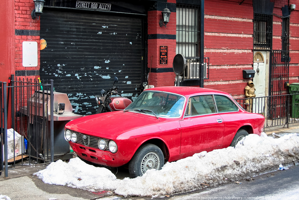 Старые автомобили на улицах Нью-Йорка. Фоторепортаж () Старые автомобили на улицах Нью-Йорка. Фоторепортаж