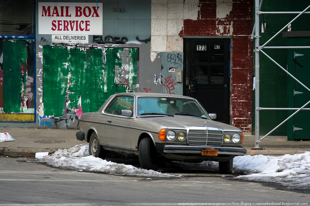 Старые автомобили на улицах Нью-Йорка. Фоторепортаж () Старые автомобили на улицах Нью-Йорка. Фоторепортаж