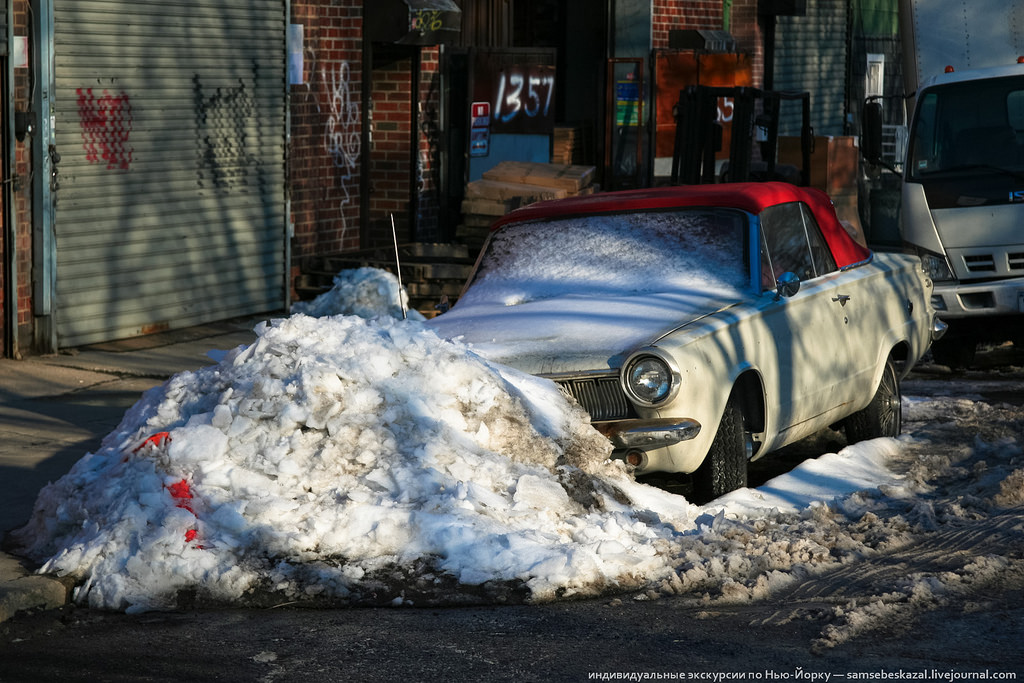 Старые автомобили на улицах Нью-Йорка. Фоторепортаж () Старые автомобили на улицах Нью-Йорка. Фоторепортаж