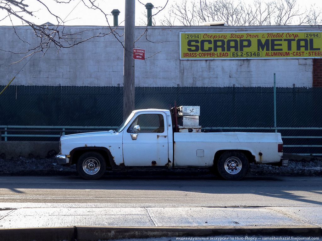 Старые автомобили на улицах Нью-Йорка. Фоторепортаж () Старые автомобили на улицах Нью-Йорка. Фоторепортаж