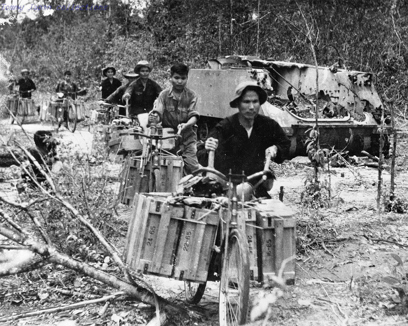 Вьетконг () Вьетконг