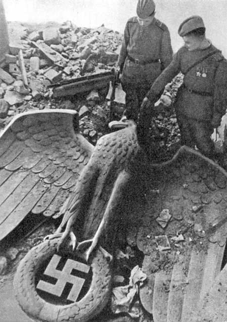 Битва за Берлин 16 апреля — 8 мая 1945 года, в галерее «Дилетанта» () Битва за Берлин 16 апреля — 8 мая 1945 года, в галерее «Дилетанта»