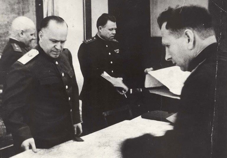 Битва за Берлин 16 апреля — 8 мая 1945 года () Битва за Берлин 16 апреля — 8 мая 1945 года