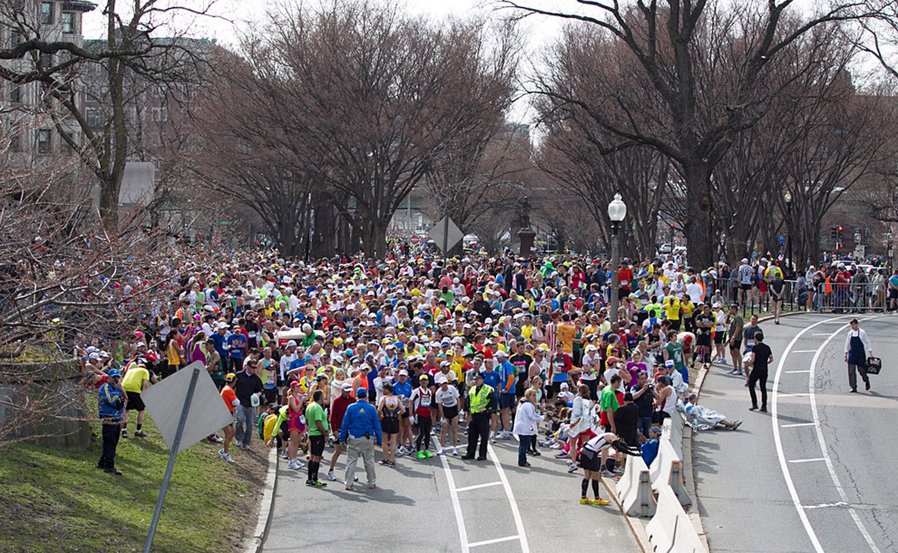 Теракт Бостонский марафон 2013. Бостонском марафоне 15 апреля 2013 года. Бостон марафон 2013 теракт. 15 апреля 2013 года