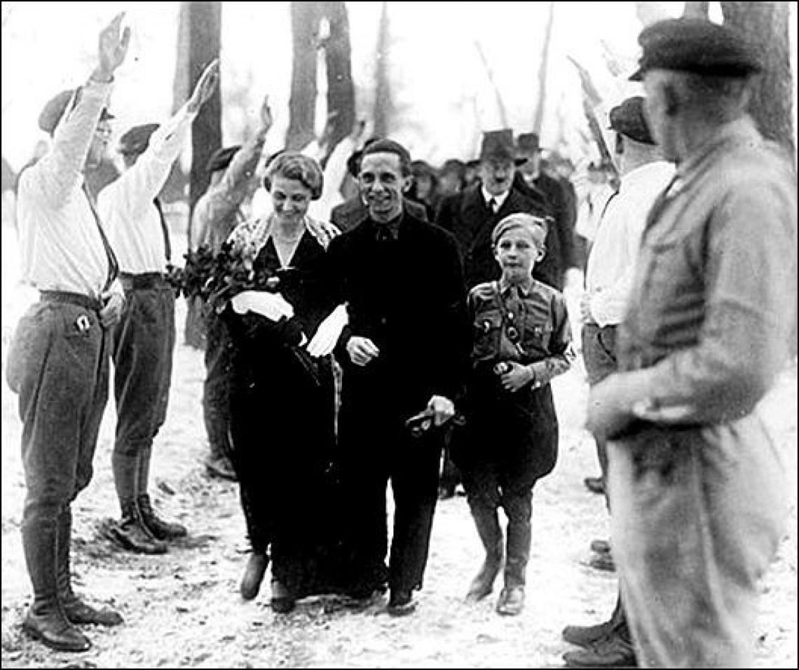 Достоевский – любимый писатель … Йозефа Геббельса () Достоевский – любимый писатель … Йозефа Геббельса