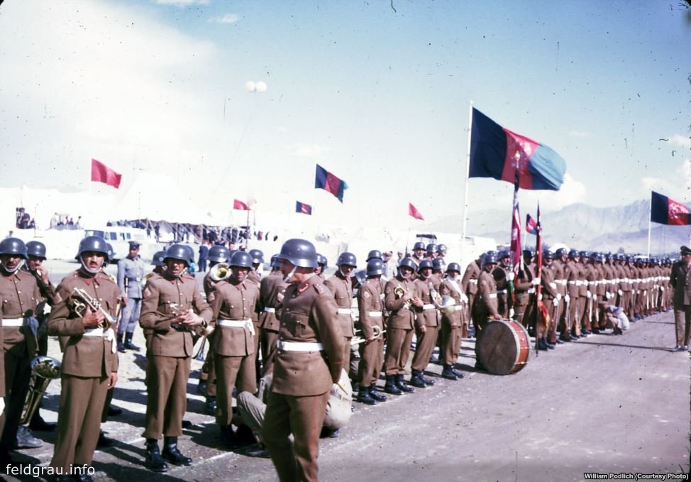 Еще про немецкие каски. () Еще про немецкие каски.