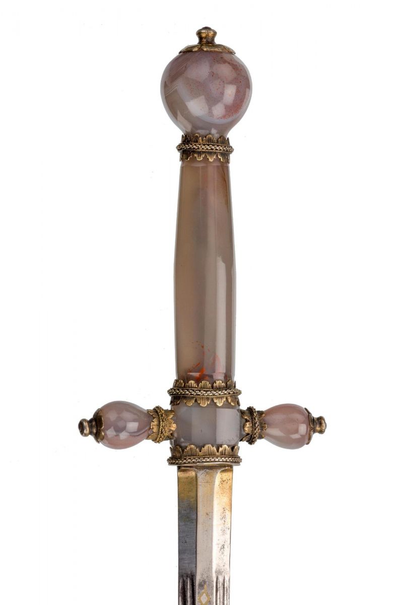 Французский, японский и русский кинжалы () Французский, японский и русский кинжалы