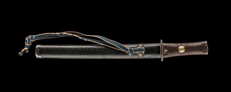 Французский, японский и русский кинжалы () Французский, японский и русский кинжалы