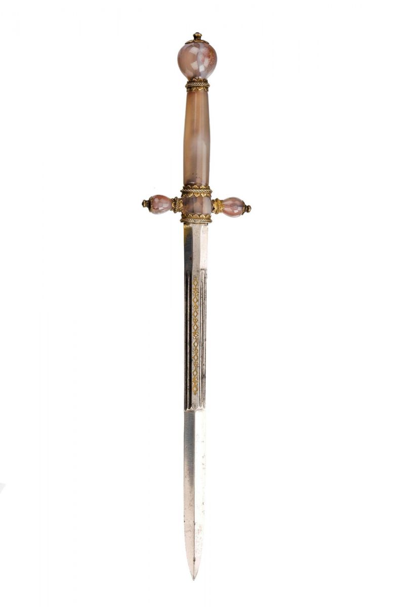 Французский, японский и русский кинжалы () Французский, японский и русский кинжалы