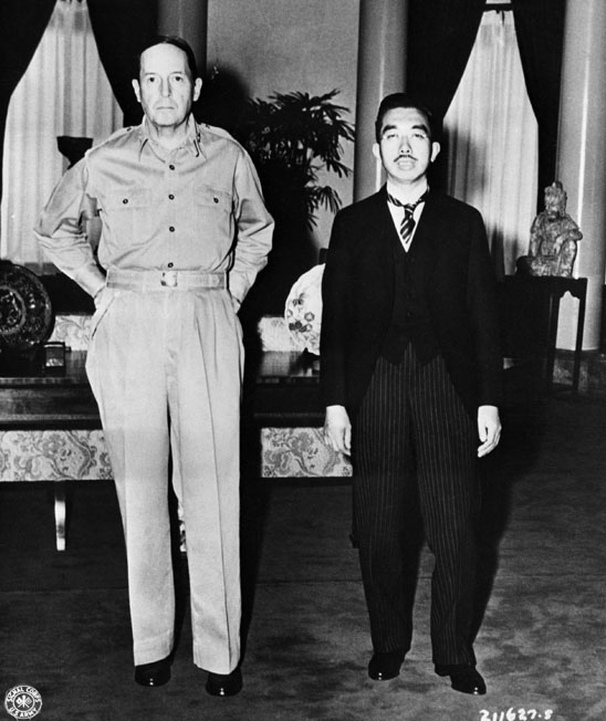 Хирохито или император Японии Сёва, в галерее «Дилетанта» () Хирохито или император Японии Сёва, в галерее «Дилетанта»