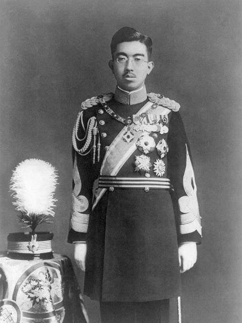 Хирохито или император Японии Сёва, в галерее «Дилетанта» () Хирохито или император Японии Сёва, в галерее «Дилетанта»