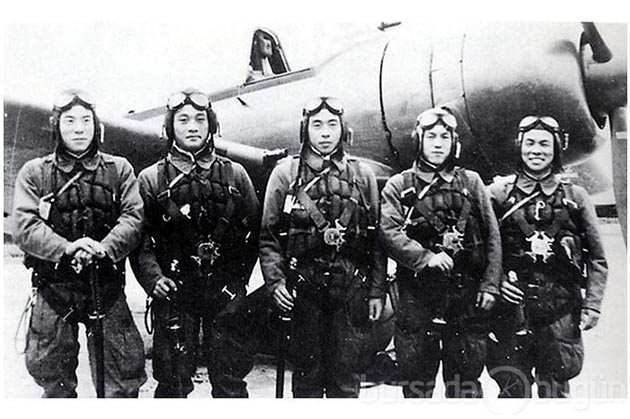 Камикадзе: «Семь жизней за императора» () Камикадзе: «Семь жизней за императора»