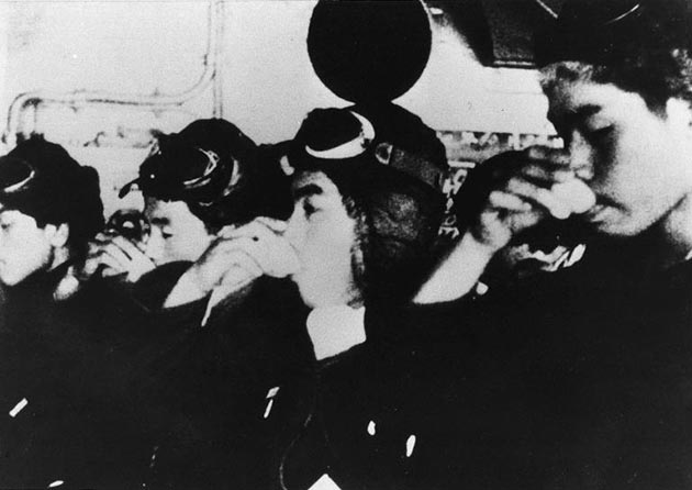 Камикадзе: «Семь жизней за императора» () Камикадзе: «Семь жизней за императора»