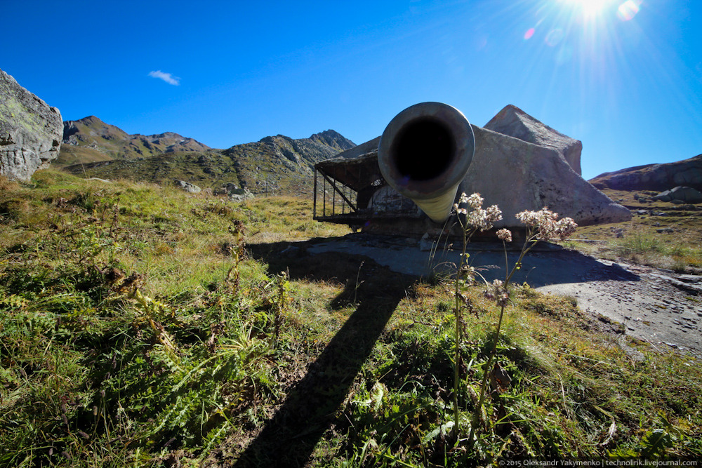 Крепость перевала Сен-Готард. Artilleriewerk San Carlo. () Крепость перевала Сен-Готард. Artilleriewerk San Carlo.
