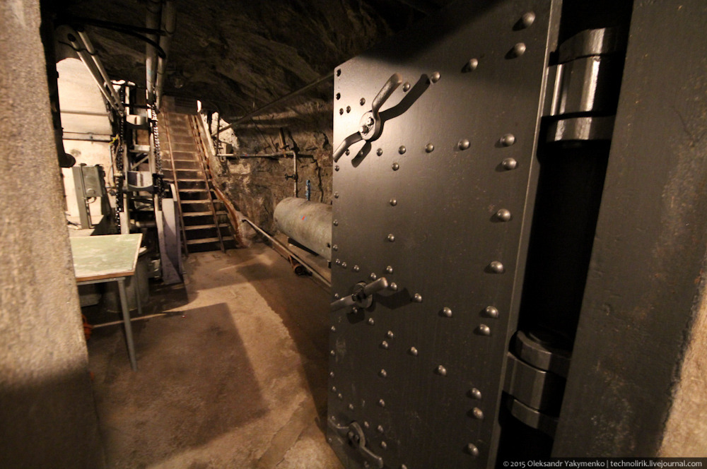 Крепость перевала Сен-Готард. Artilleriewerk San Carlo. () Крепость перевала Сен-Готард. Artilleriewerk San Carlo.