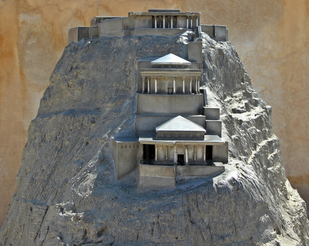 Масада — самая захватывающая крепость древней Палестины () Масада — самая захватывающая крепость древней Палестины