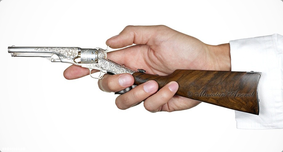 Миниатюрные модели оружия () Миниатюрные модели оружия