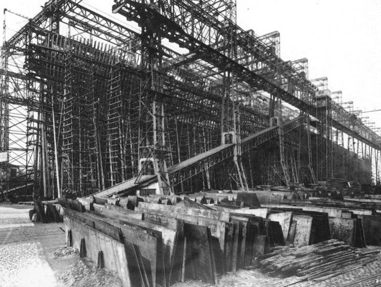 Младший брат "Титаника" () Младший брат "Титаника"