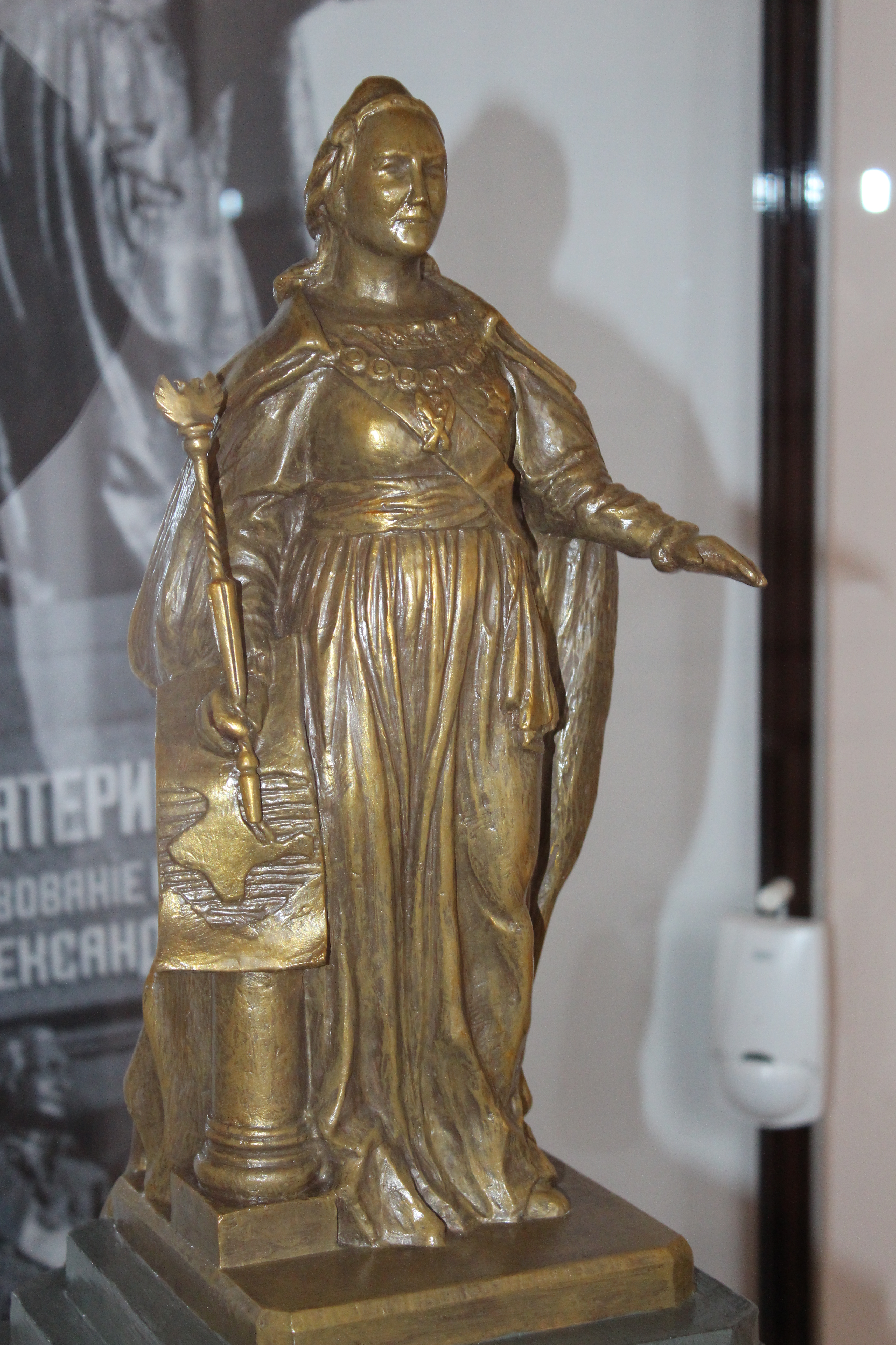 Монументальная пропаганда. Топ-10 памятников российского Крыма () Монументальная пропаганда. Топ-10 памятников российского Крыма