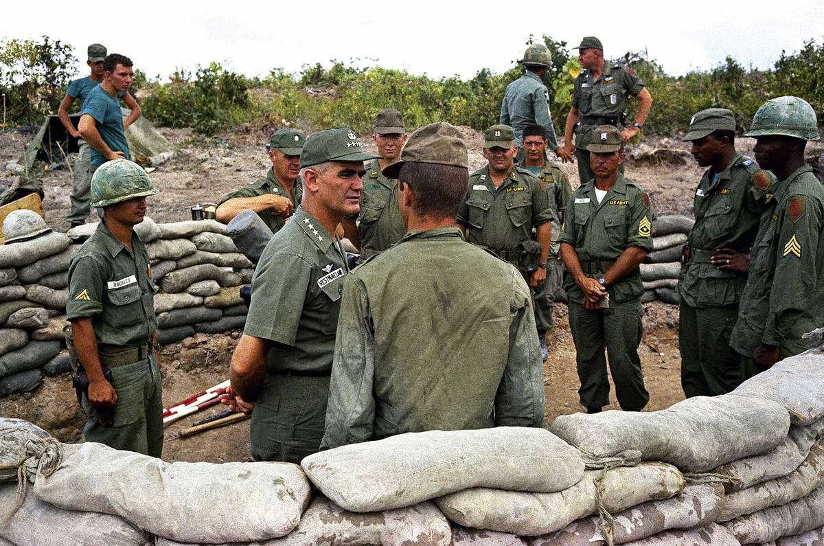 Начало войны во Вьетнаме: Часть 1 () Начало войны во Вьетнаме: Часть 1