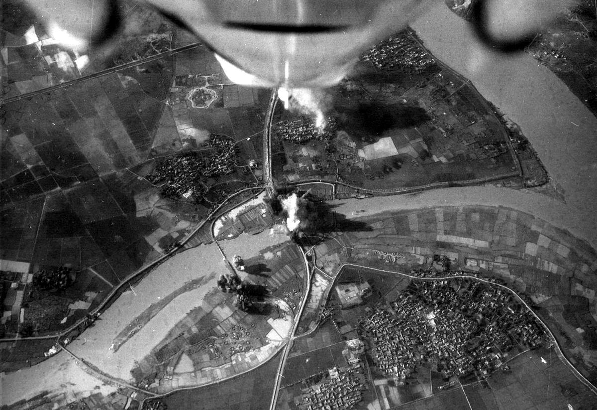 Начало войны во Вьетнаме: Часть 1 () Начало войны во Вьетнаме: Часть 1