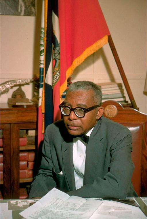 Нелепые запреты диктаторов