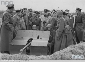 Незадолго до начала войны... () Незадолго до начала войны...