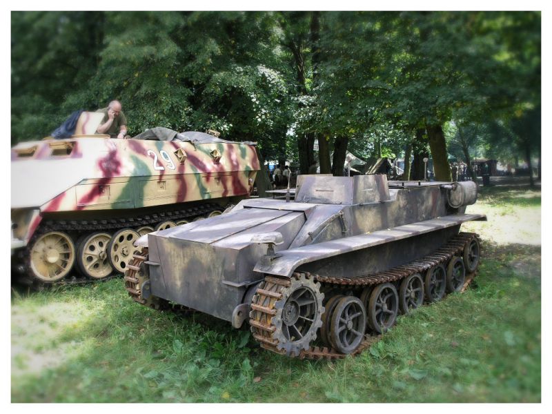 Первые роботы на фронтах Второй мировой войны () Первые роботы на фронтах Второй мировой войны