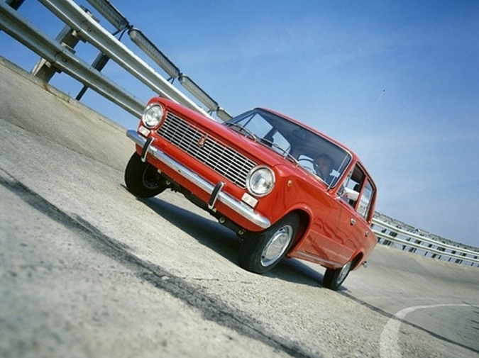 Первый автомобиль ВАЗ-2101 сошел с конвейера АВТОВАЗа 45 лет назад