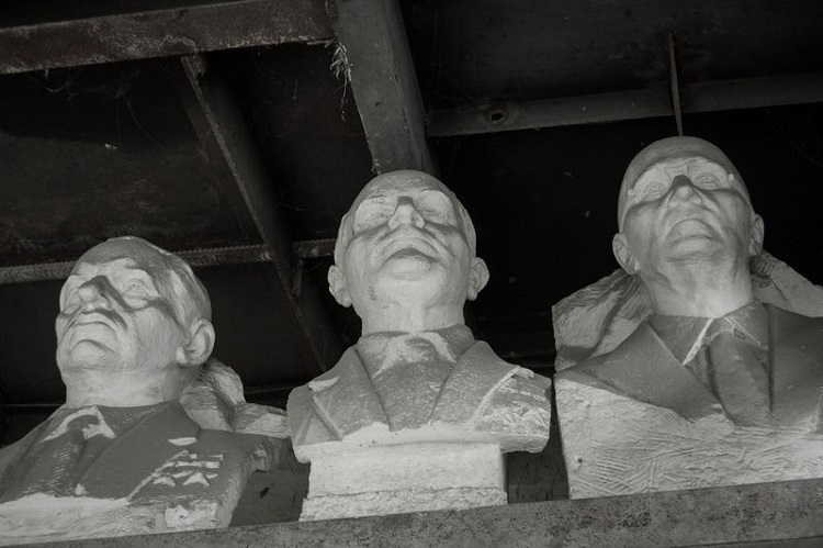 Прогноз Ахиезера из 1979 года: Перестройка, авторитаризм, архаизация, конец имперства () Прогноз Ахиезера из 1979 года: Перестройка, авторитаризм, архаизация, конец имперства