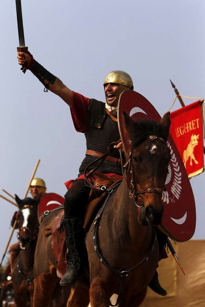 Реконструкция. () Реконструкция.