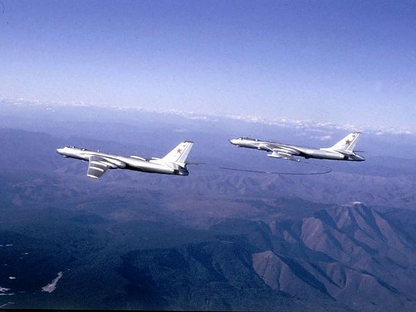 С крыла на крыло () С крыла на крыло