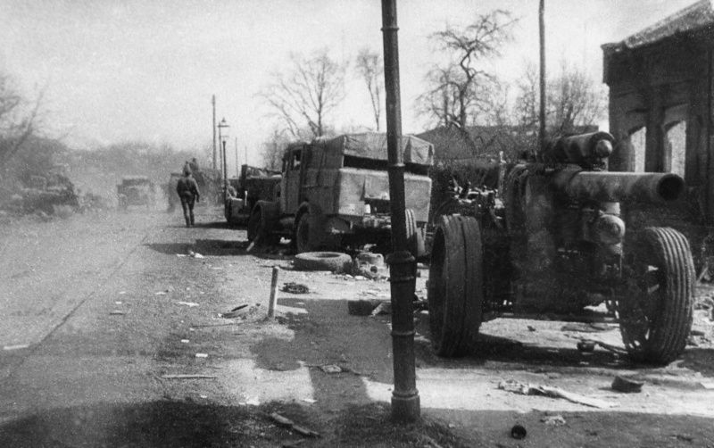 Штурм Кёнигсберга. Прорыв немецкой обороны () Штурм Кёнигсберга. Прорыв немецкой обороны