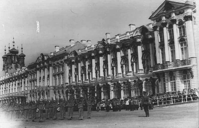 Смотр потешных 1-го народного класса военного строя и гимнастики имени цесаревича Алексея () Смотр потешных 1-го народного класса военного строя и гимнастики имени цесаревича Алексея