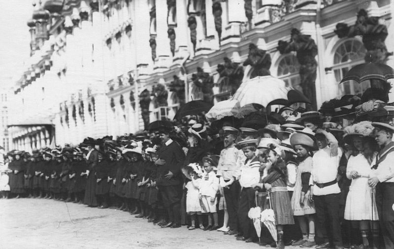 Смотр потешных 1-го народного класса военного строя и гимнастики имени цесаревича Алексея () Смотр потешных 1-го народного класса военного строя и гимнастики имени цесаревича Алексея