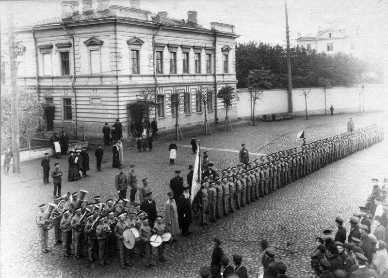 Смотр потешных 1-го народного класса военного строя и гимнастики имени цесаревича Алексея () Смотр потешных 1-го народного класса военного строя и гимнастики имени цесаревича Алексея