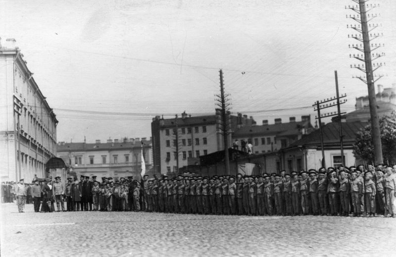 Смотр потешных 1-го народного класса военного строя и гимнастики имени цесаревича Алексея () Смотр потешных 1-го народного класса военного строя и гимнастики имени цесаревича Алексея