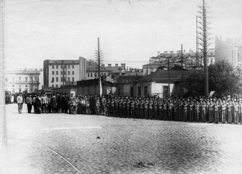 Смотр потешных 1-го народного класса военного строя и гимнастики имени цесаревича Алексея () Смотр потешных 1-го народного класса военного строя и гимнастики имени цесаревича Алексея