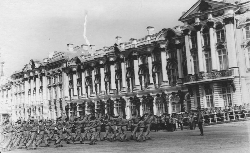Смотр потешных 1-го народного класса военного строя и гимнастики имени цесаревича Алексея () Смотр потешных 1-го народного класса военного строя и гимнастики имени цесаревича Алексея