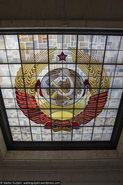 Советский военный мемориал в Шёнхольцер Хайде, Берлин