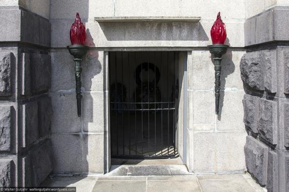 Советский военный мемориал в Шёнхольцер Хайде, Берлин